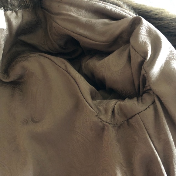 Full length beaver coat with bone button - Picture 9 of 10